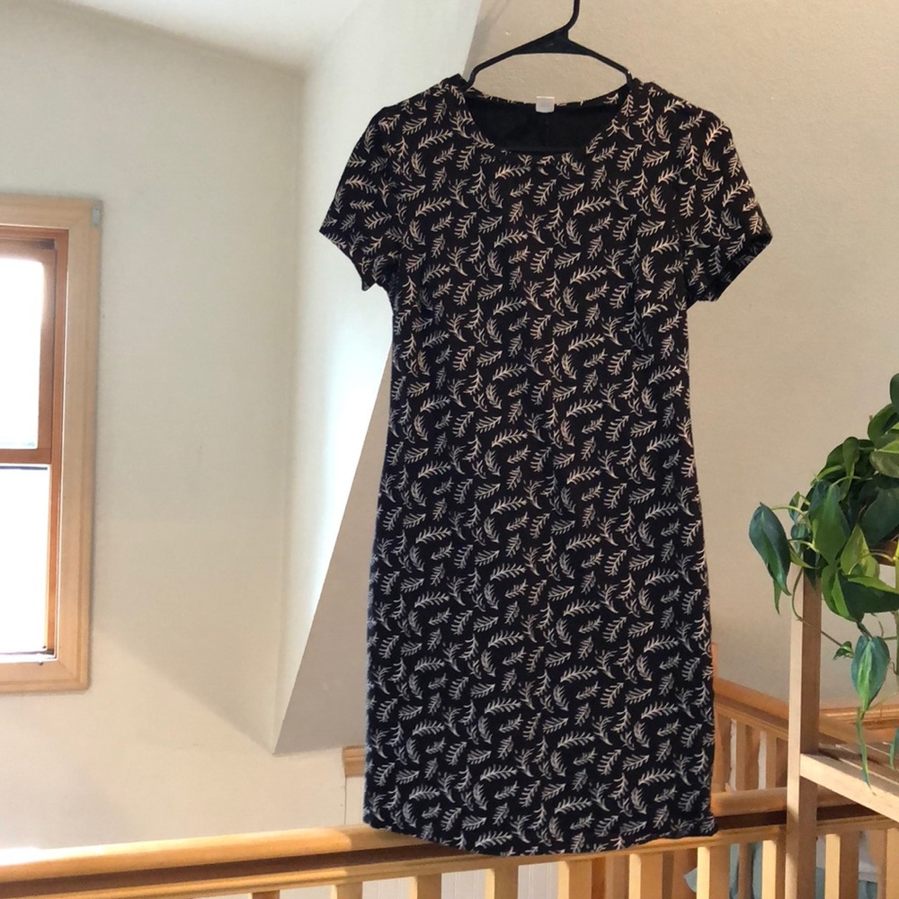 black detailed old navy t-shirt dress